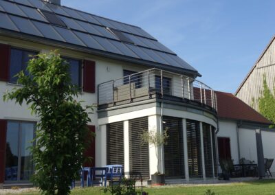 Moderne und elegante Balkongeländer aus Edelstahl von Metallbau Schröder in Thalmässing.