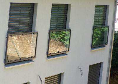 Elegante und sichere Edelstahlgeländer als französischer Balkon. Metallbau Schröder