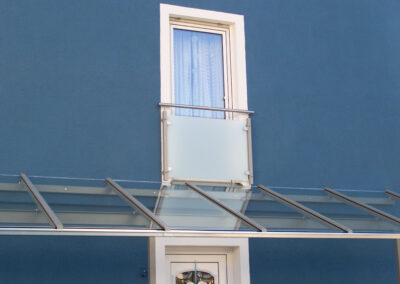 Elegante und sichere Edelstahlgeländer als französischer Balkon. Metallbau Schröder