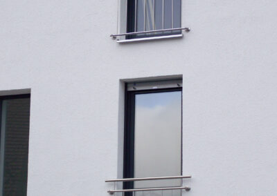 Elegante und sichere Edelstahlgeländer als französischer Balkon. Metallbau Schröder