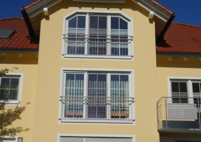 Elegante und sichere Edelstahlgeländer als französischer Balkon. Metallbau Schröder